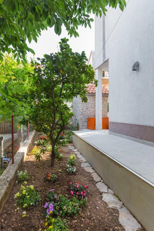 Appartamento Feel Šibenik Esterno foto